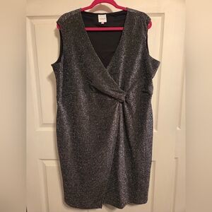 Elegant Silver And Black Sleeveless Dress